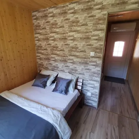 Sara Vendeghaz 2 Apartmán Szentes