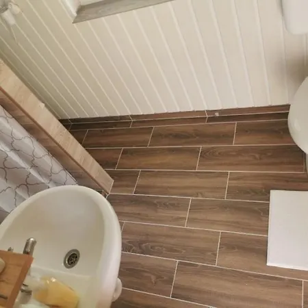 شقة Sara Vendeghaz 2 *