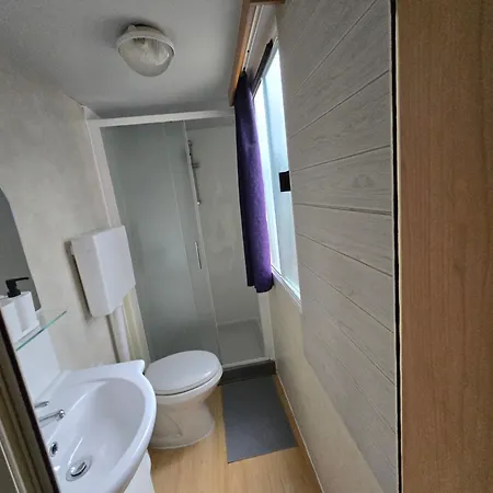 شقة Sara Vendeghaz 2 *